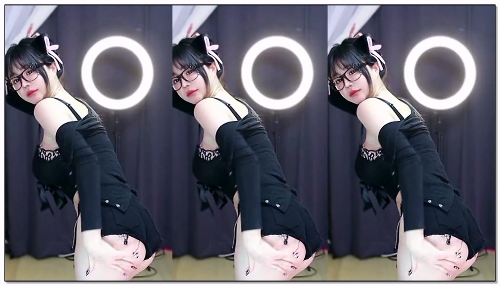 Korean-BJ-kiss2514-20251004